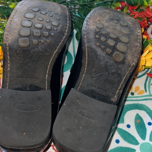 Elegant Black Leather Slip-On Loafers - Picture 5 of 9